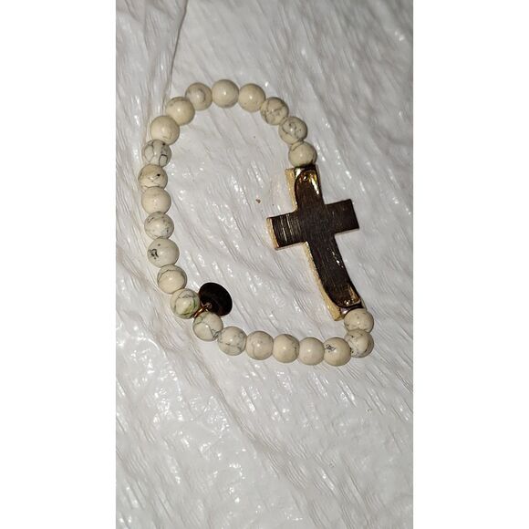 A Rhinestone Cross Beaded Stretchy Bracelet Howlite Gemstone Religious Jewelry - Picture 6 of 6